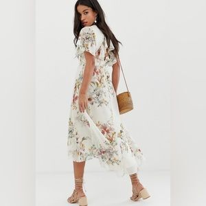 Hope & Ivy Maternity open back midi dress in cream floral